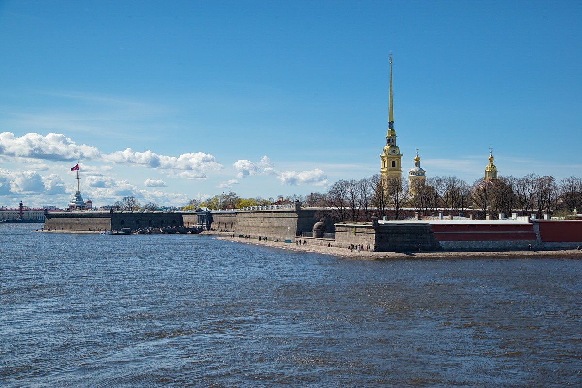 Вид на Петропавловскую крепость с Троицкого моста. - Anton Lavrentiev