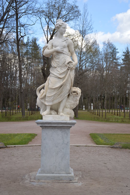 Скульптура в Павловском парке - Светлана Шарафутдинова