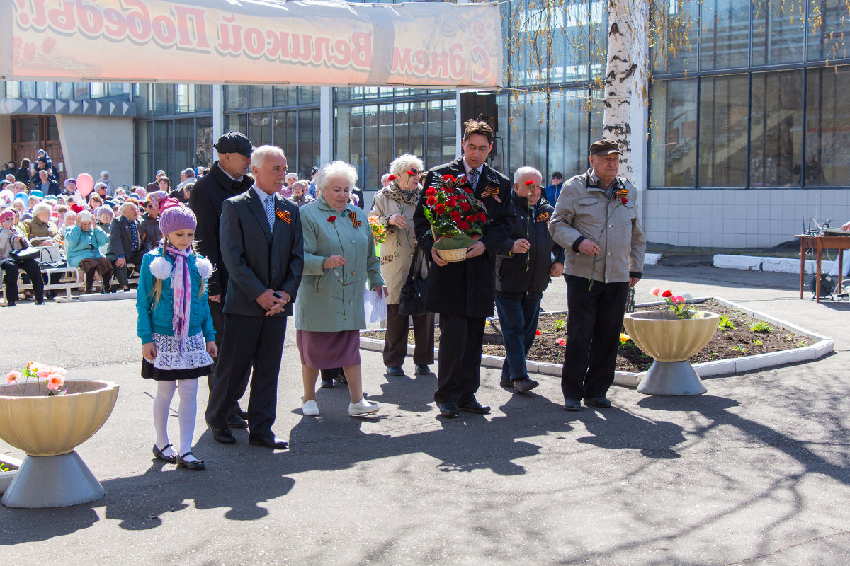 возложения цветов к памятнику - Сергей Старовойт