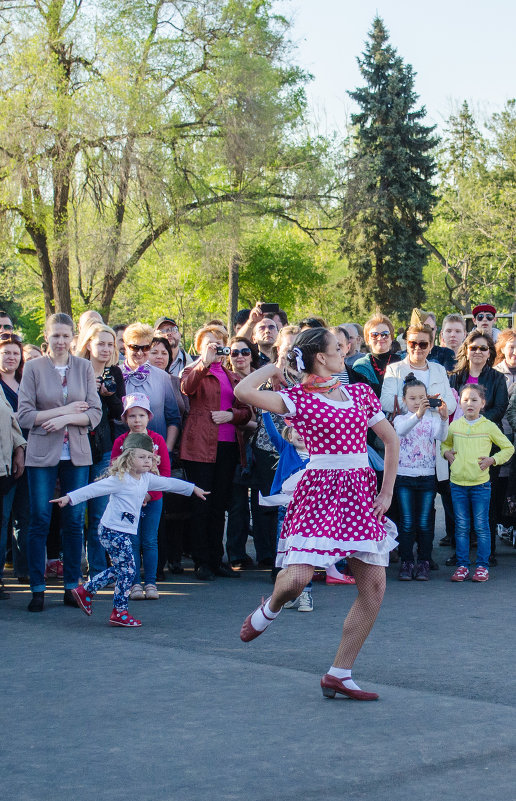 гулянье на 9 мая (ВДНХ) - елена брюханова