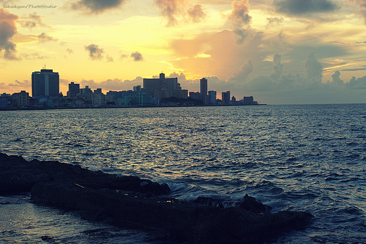 Havana, Malecon - Arman S