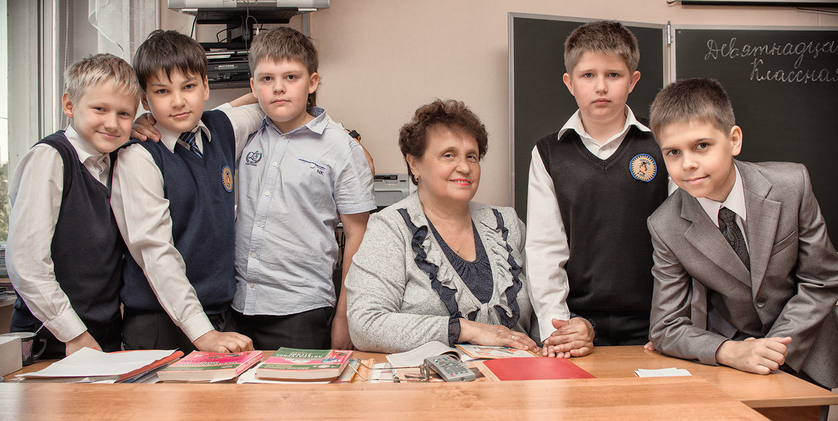 Мальчики с первым своим учителем - Марина Кулькова