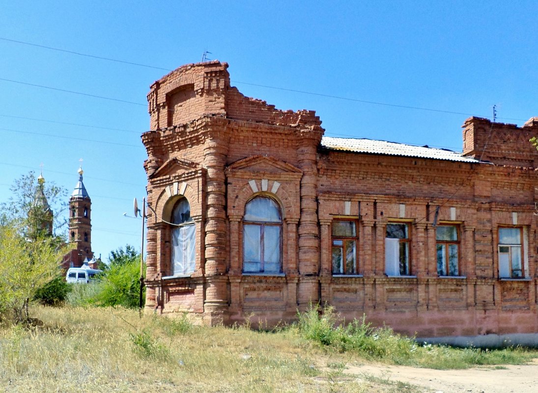 Очень старый дом - Евгений Алябьев