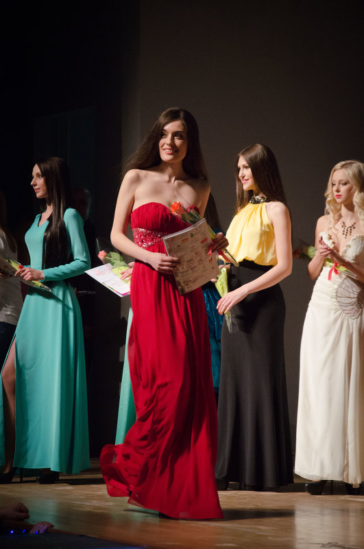 С церемонии награждения на конкурсе красоты Мисс Томск 2014 - Владимир Belov