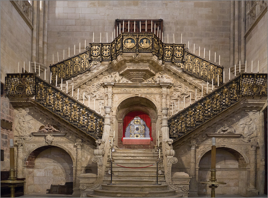 Золотая лестница в кафедральном соборе г.Бургос, Испания - Lmark 