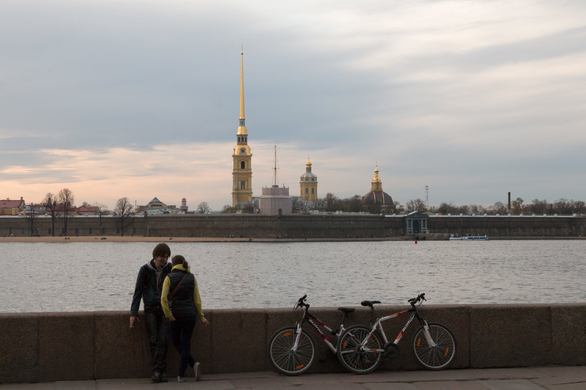 Мост на берегу Петропавловской