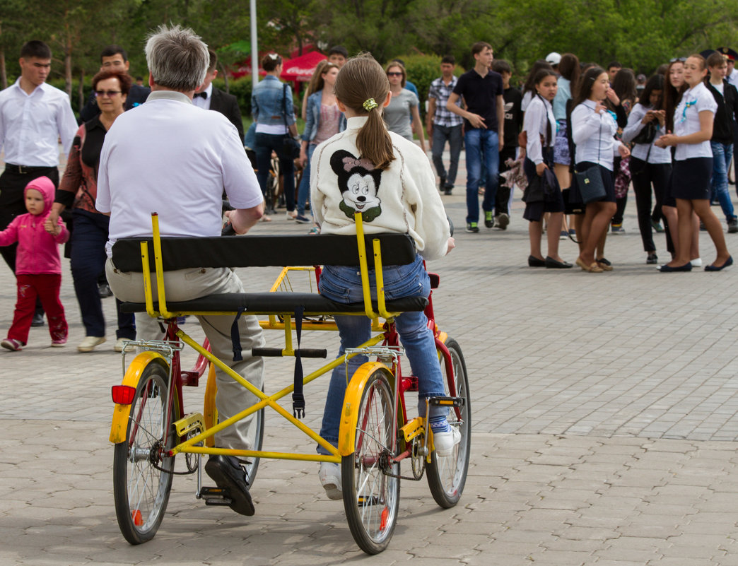Велопрогулка в парке... - Марат Рысбеков