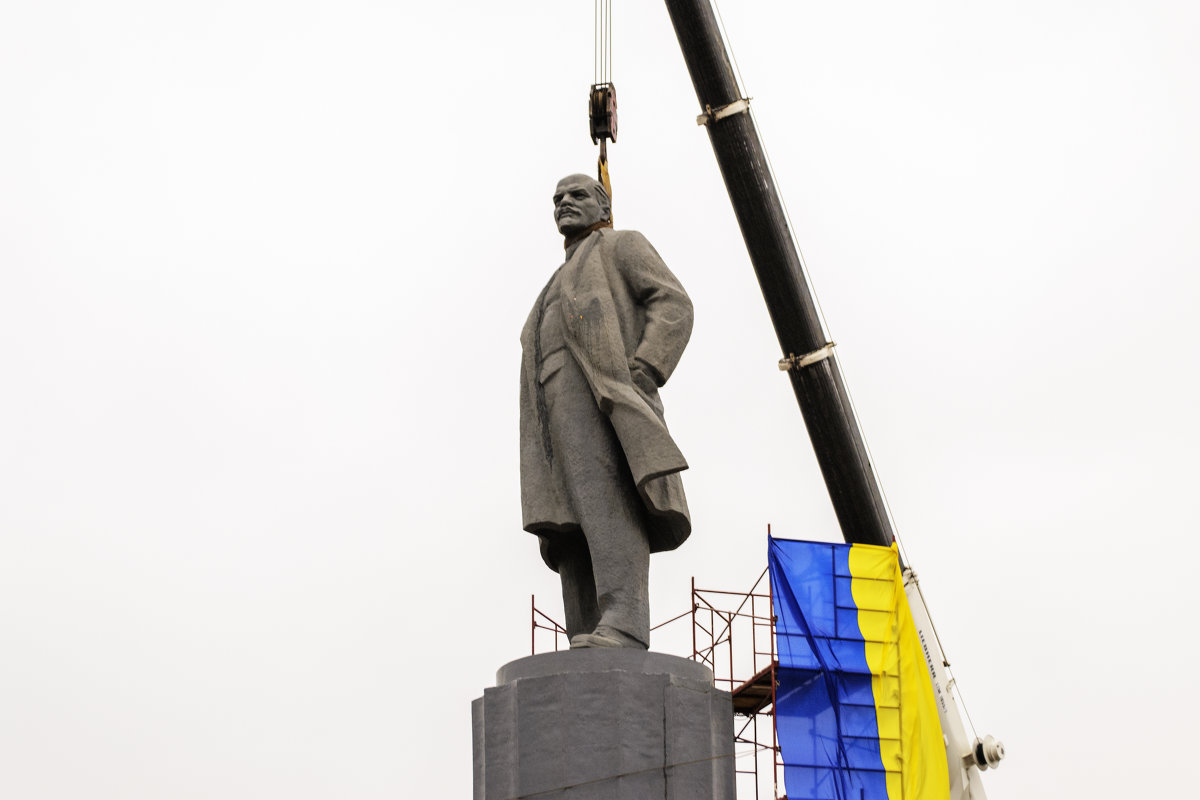 Демонтаж Ленина в Кременчуге - Богдан Петренко