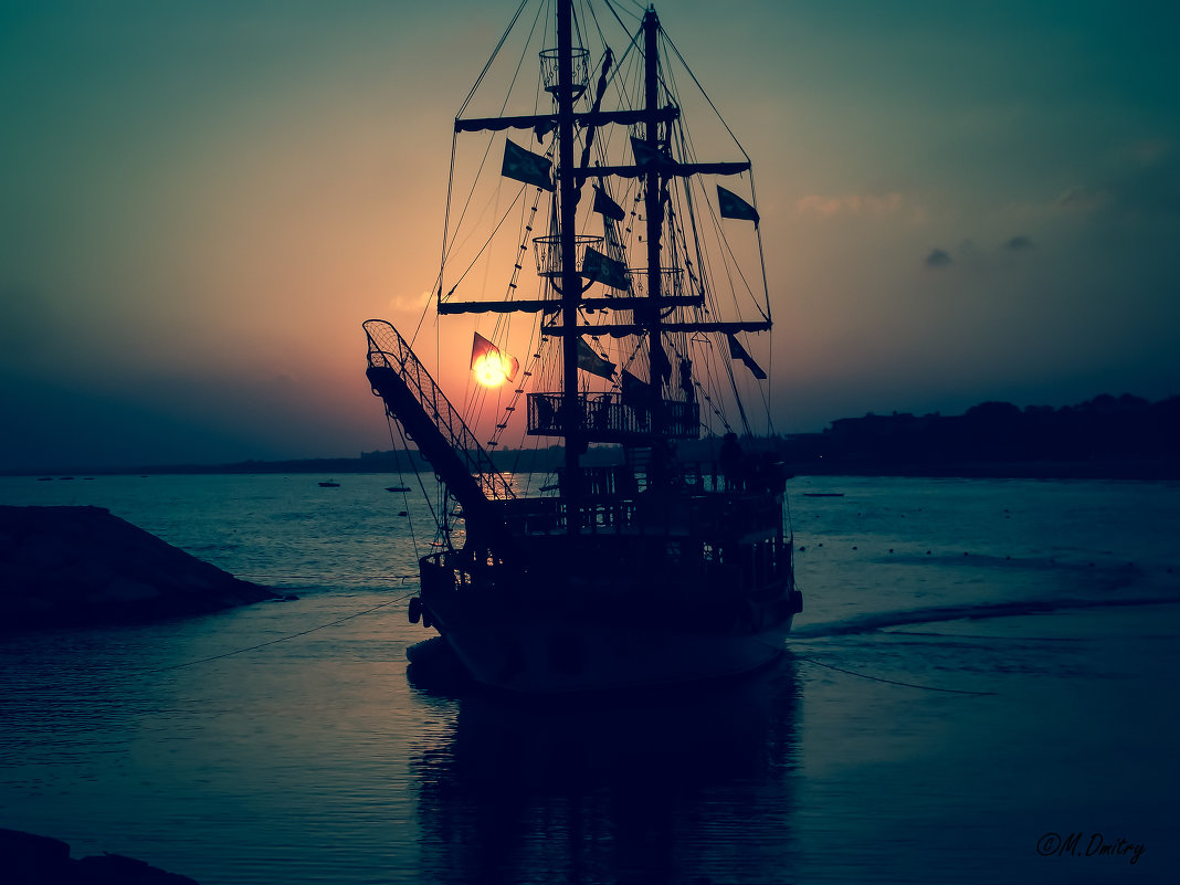 В спокойной пиратской бухте - Дмитрий М
