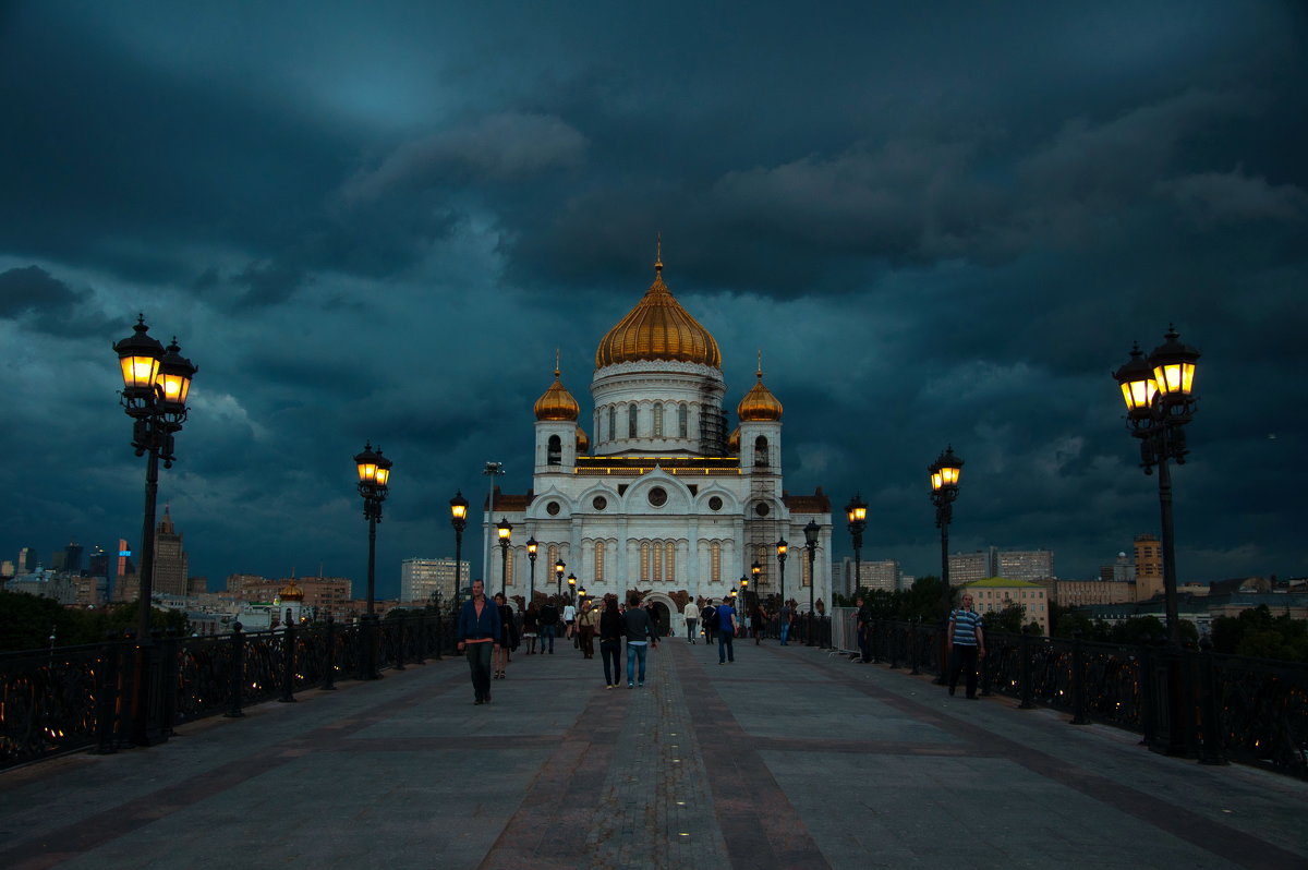 Храм Христа Спасителя облака