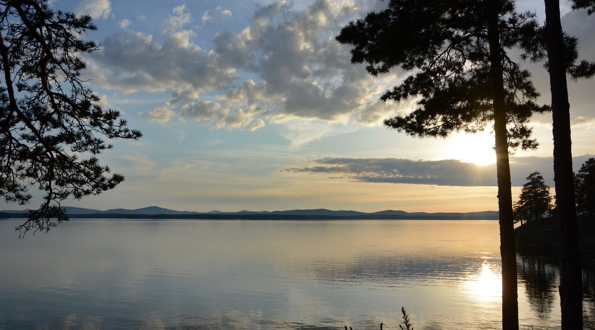 summer evening on the lake - Dmitry Ozersky