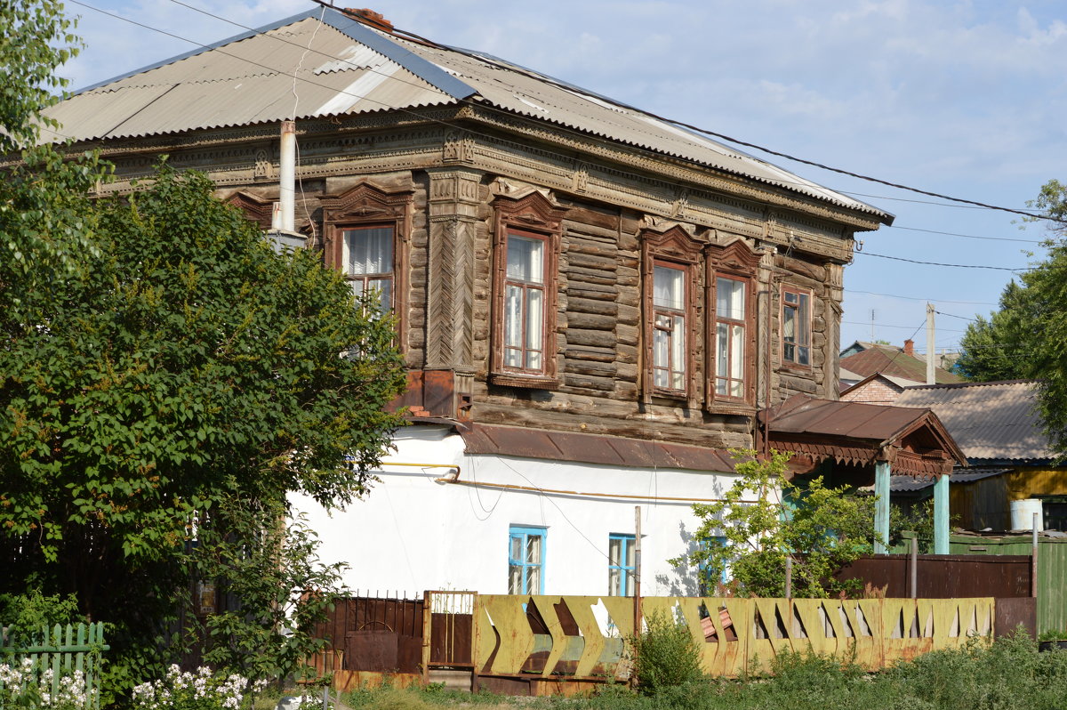 Жилой дом И.И. Лобаря находится в Старом городе в Советском районе на улице Свердлова, дом 8. Постро - delete 