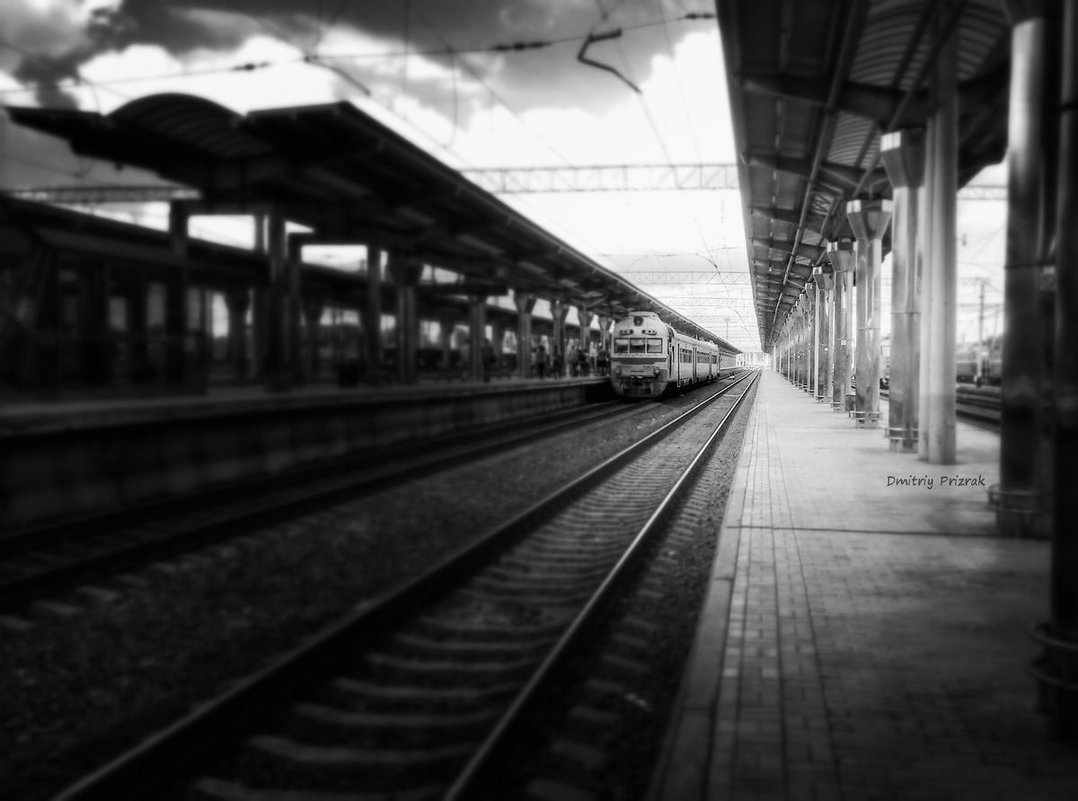 В ожидании поезда ( Львов - Мариуполь ) ... - Дмитрий Призрак