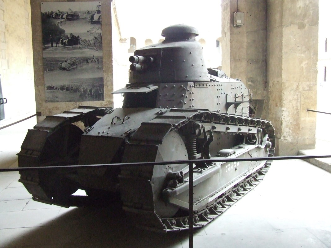 Первый в мире танк (Франция) - Anton Сараев