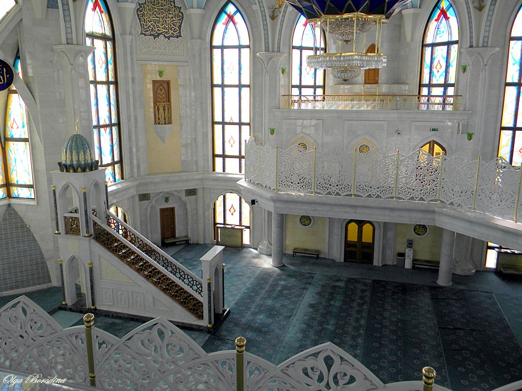 Внутри  главной мусульманской мечети - @льга Б@р@дина