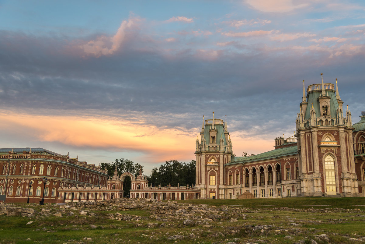 Большой Императорский дворец в Царицыно на закате - Евгений Тукин