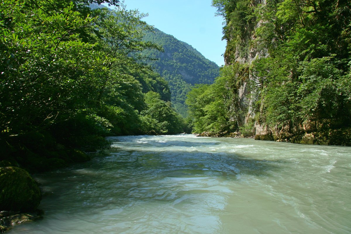 Горная река в Абхазии - Андрей Кузнецов