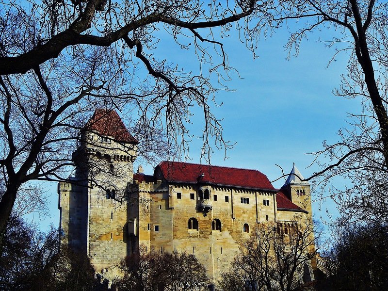 Старинный замок - Валентина Пирогова