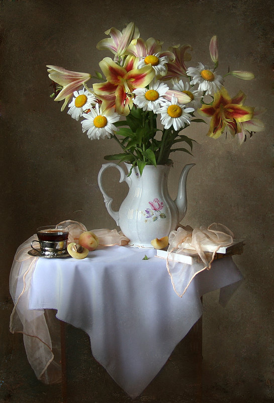 Цветы, что на столе стояли... - lady-viola2014 -