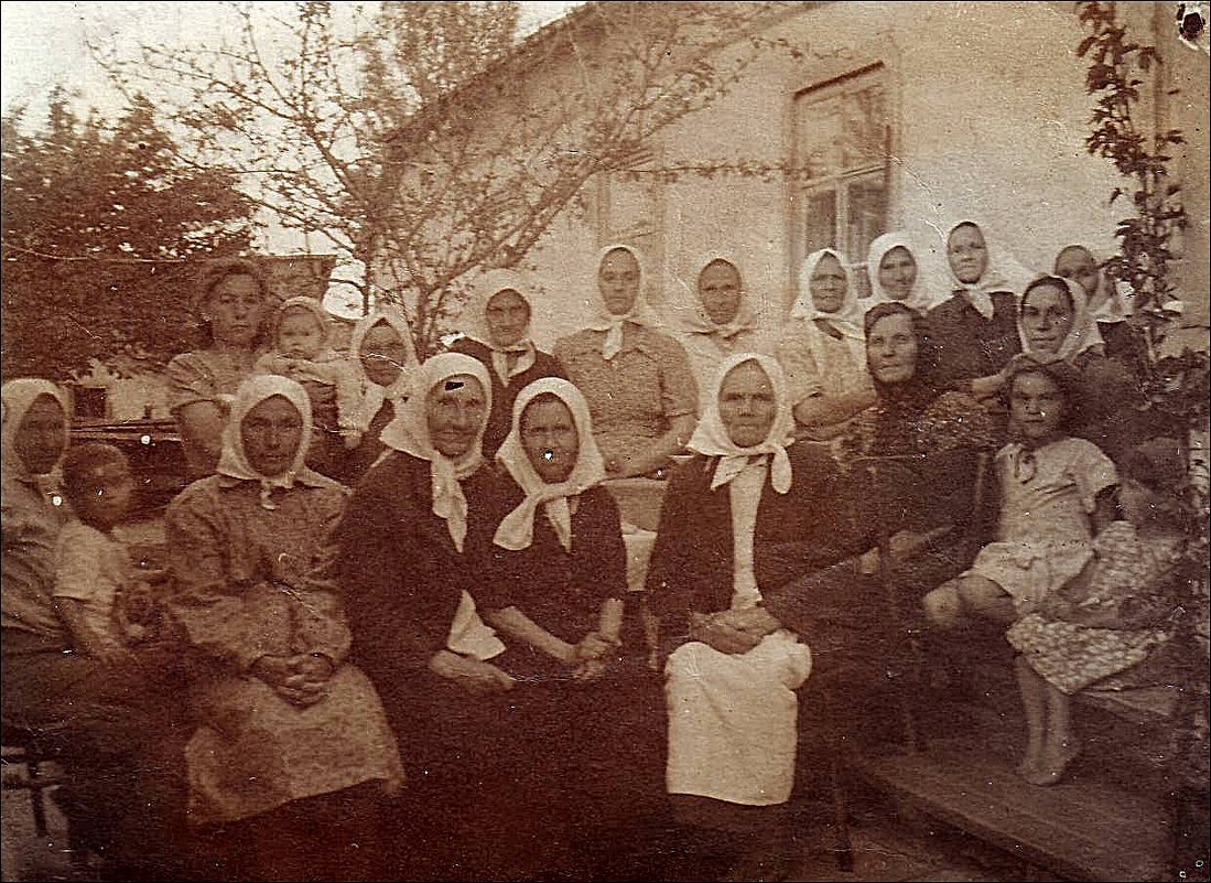 Вознесеновские бабушки и внуки. 1940 год - Нина Корешкова