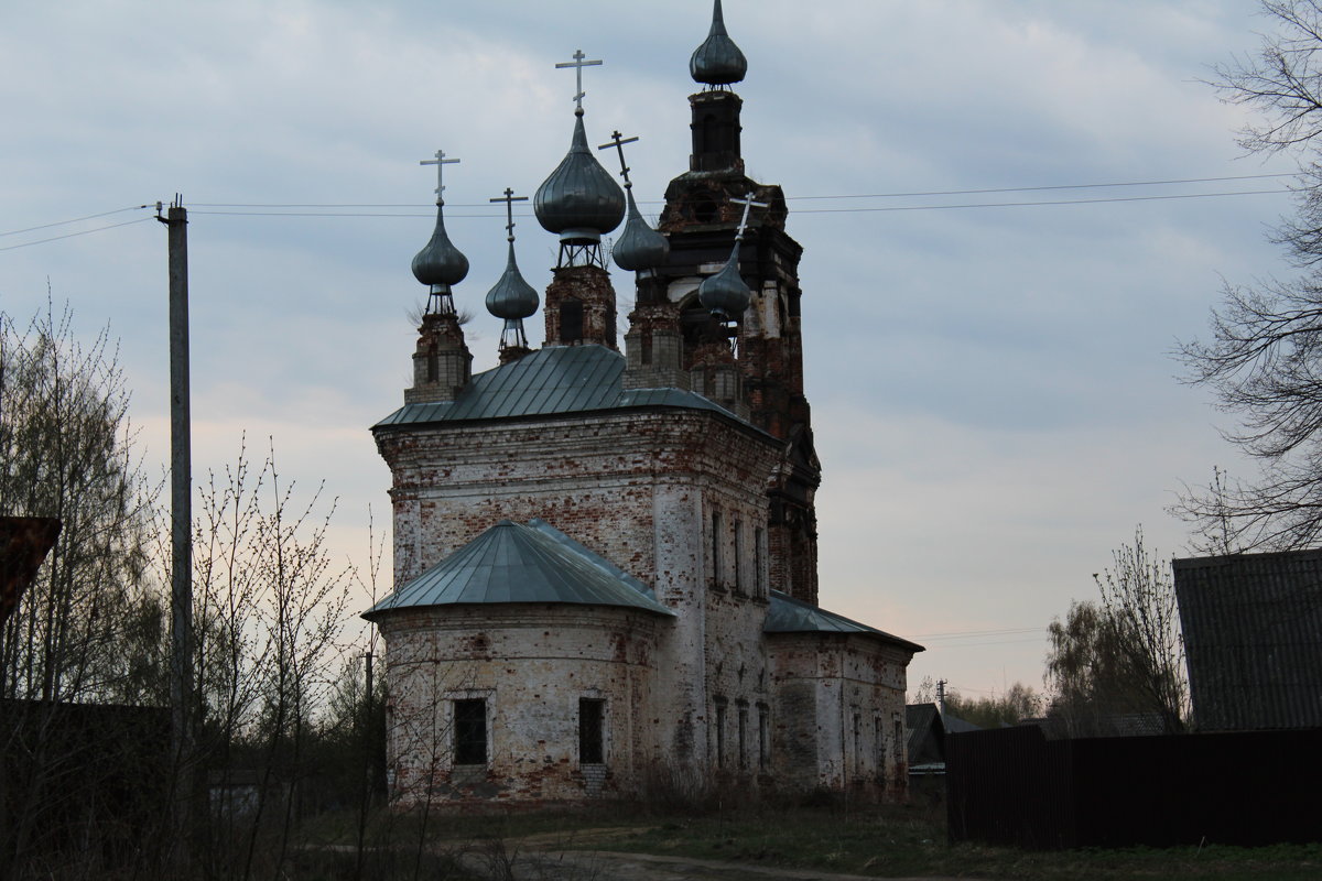 разрушенная церковь - Валентина Кузнецова