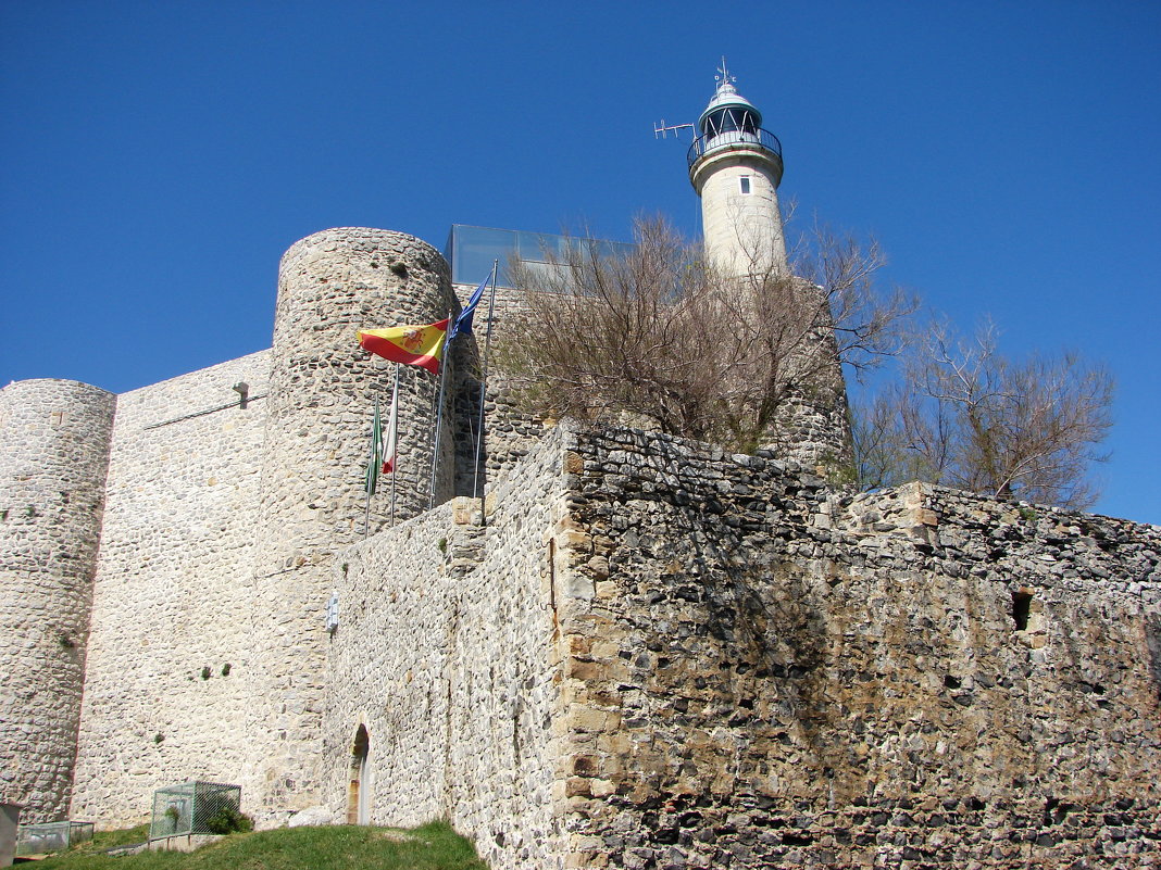 Замок и маяк. - Olga Grushko
