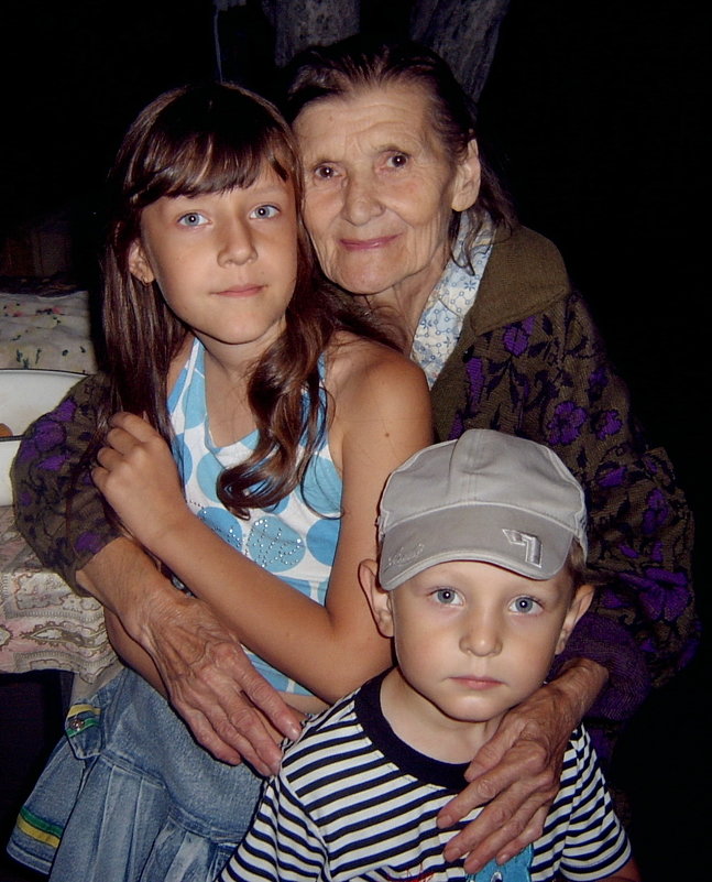 Дети с бабушкой - Анна Елтышева