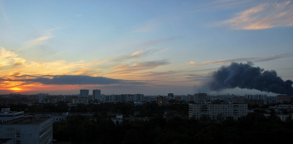 пожар на закате сегодня в Москве - Елена Познокос