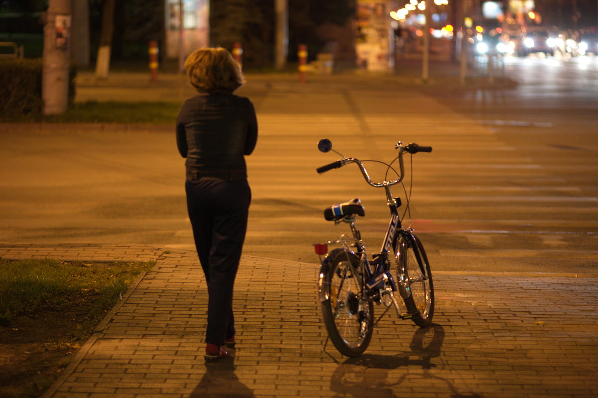 Девочка и велосипед - Александр Андрианов