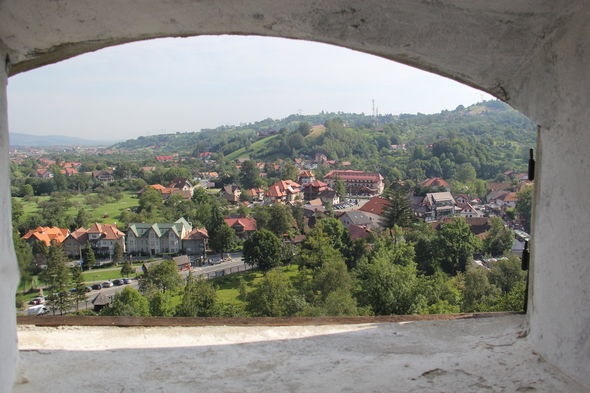 Вид из замка Дракулы на город Бран - Виктория Ивженко
