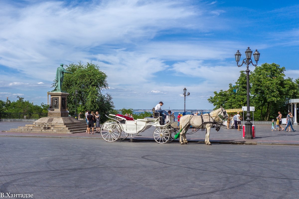 На Приморском бульваре... - Вахтанг Хантадзе