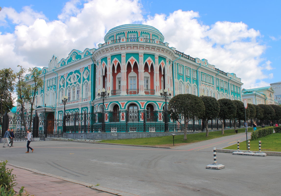 Дом коллежского асессора Севастьянова 1829г. Екатеринбург. :: Сергей Савич.  – Социальная сеть ФотоКто