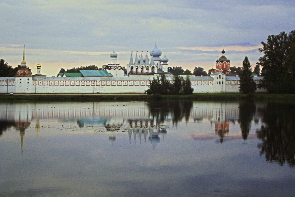 монастырь вечером - Сергей Кочнев