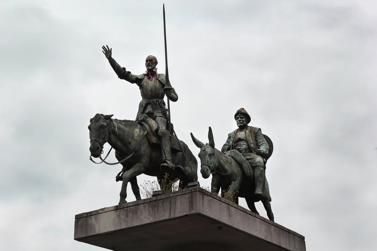 Памятник героям Сервантеса в Брюсселе. - Cергей Павлович