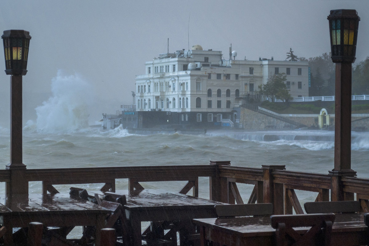 Кафе с видом на шторм - Игорь Кузьмин