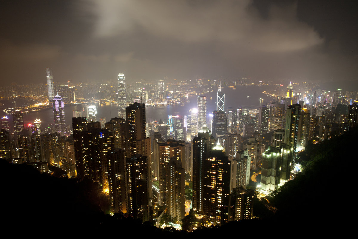 Пик Виктория вид на ночной Гонконг - алексей соловьев