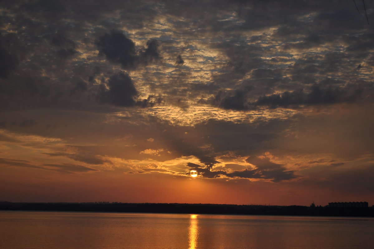 Закат на озере - Vladimir Lisunov