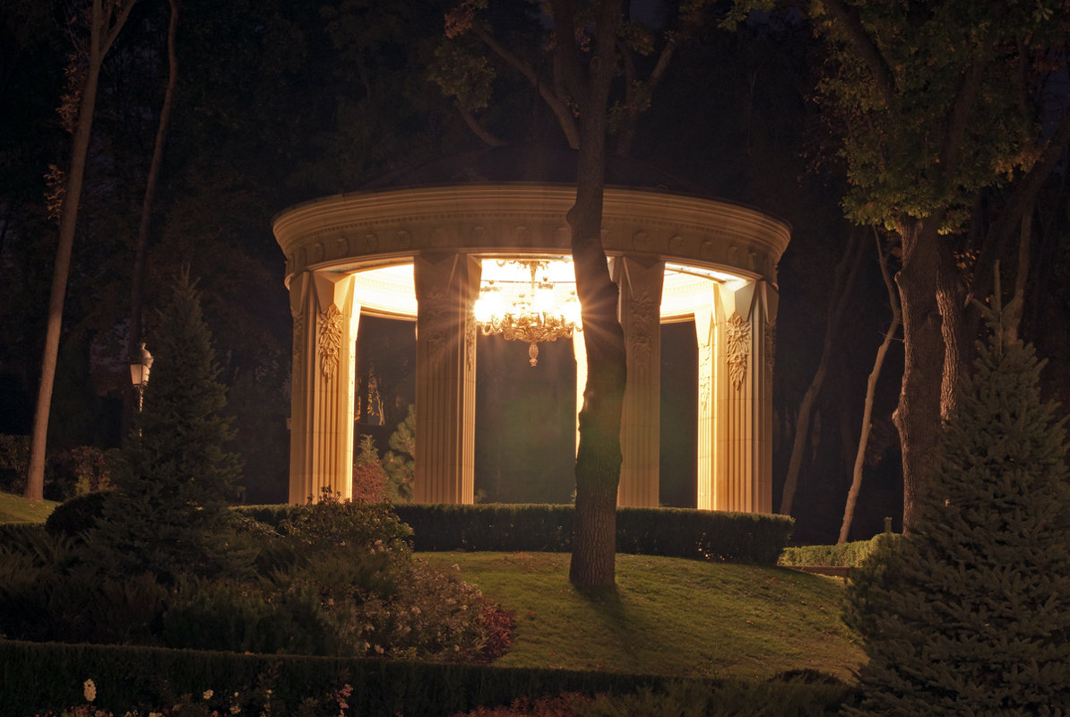 Night Belvedere - Roman Ilnytskyi