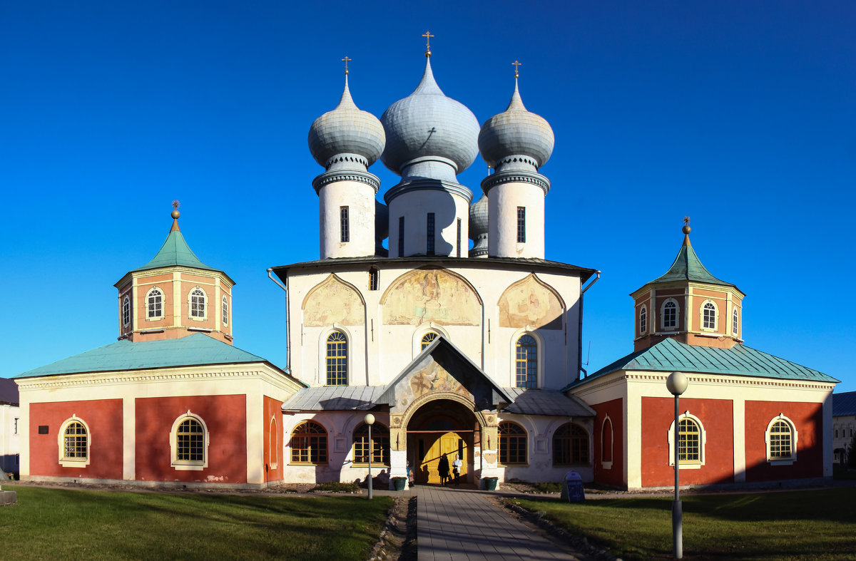 Тихвинский Успенский монастырь - Денис Матвеев