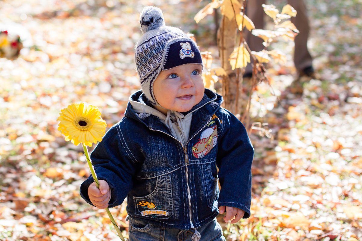 Мальчик с цветком - Vitaly Antonuk