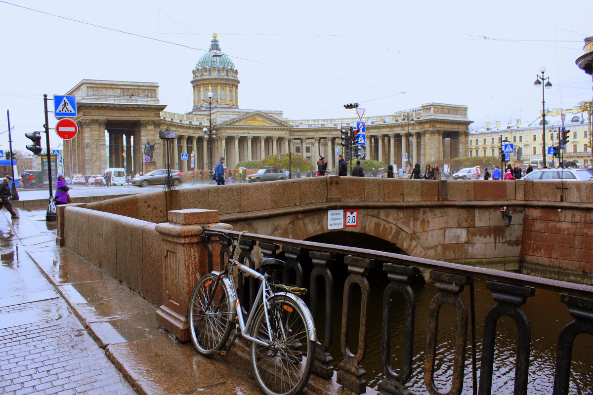 Октябрь в Санкт-Петербурге - Николай Гренков