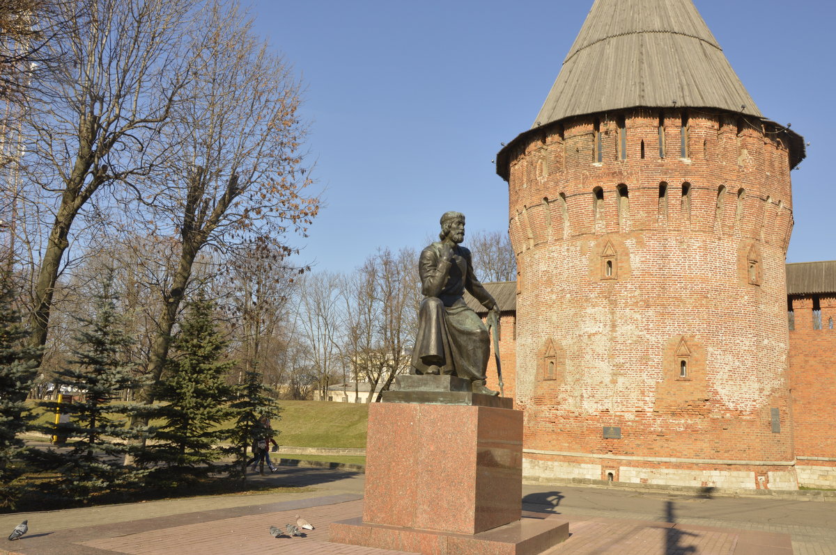 Памятник Федору Коню и часть его творения - Вика Азарова