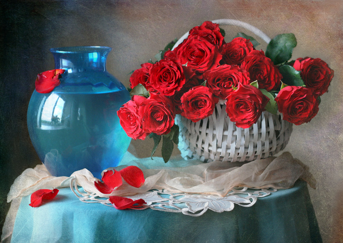 Этюд с розами и голубой вазой. - lady-viola2014 -