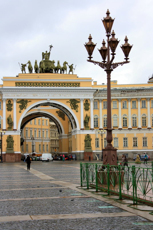 ОКТЯБРЬ В САНКТ-ПЕТЕРБУРГЕ - Николай Гренков