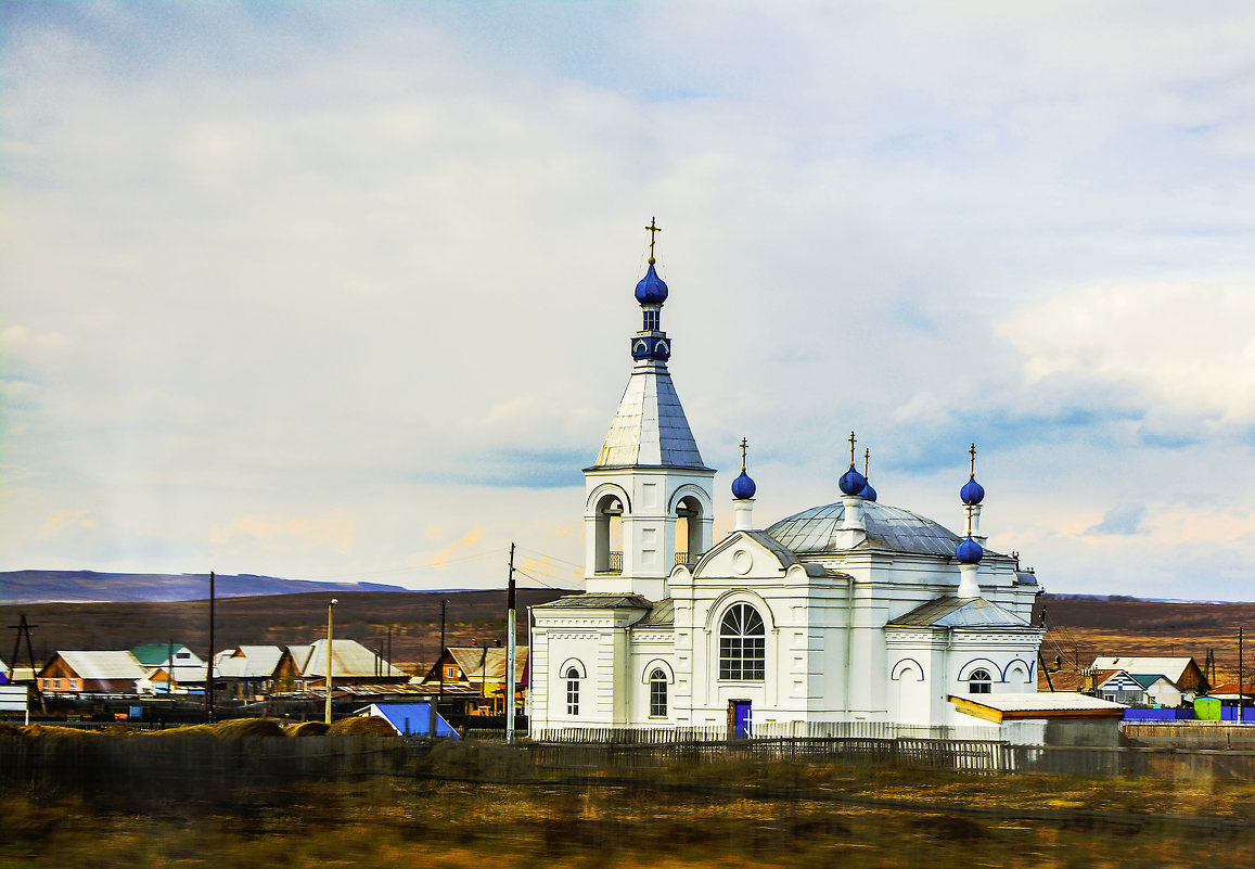 Церковь у дороги. - юрий Амосов