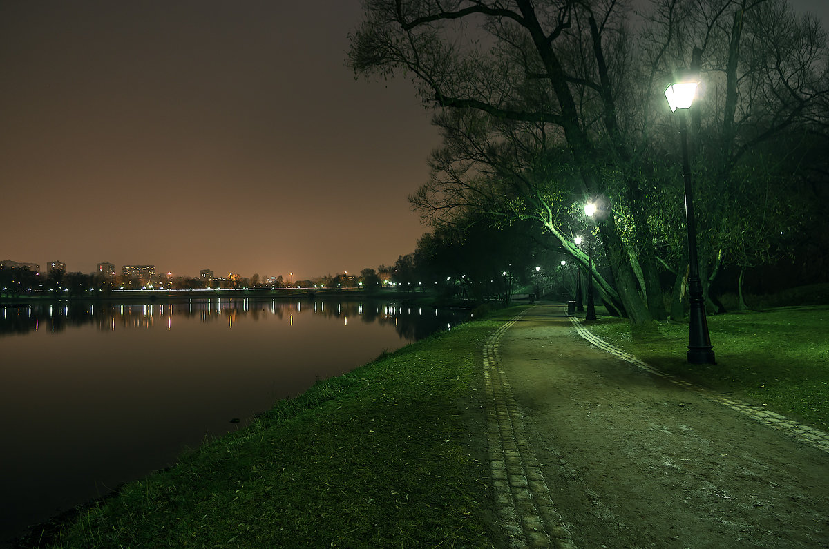 Вечер в парке - Эдуард Пиолий