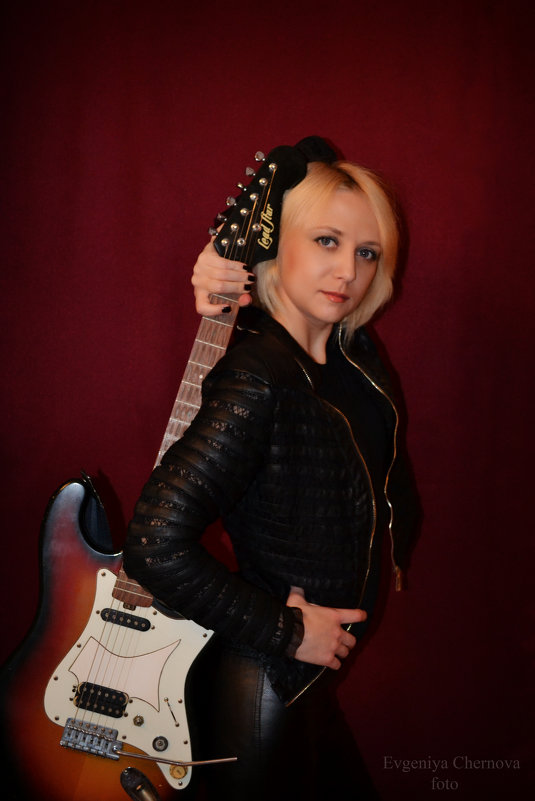Девушка и гитара - Евгения Чернова