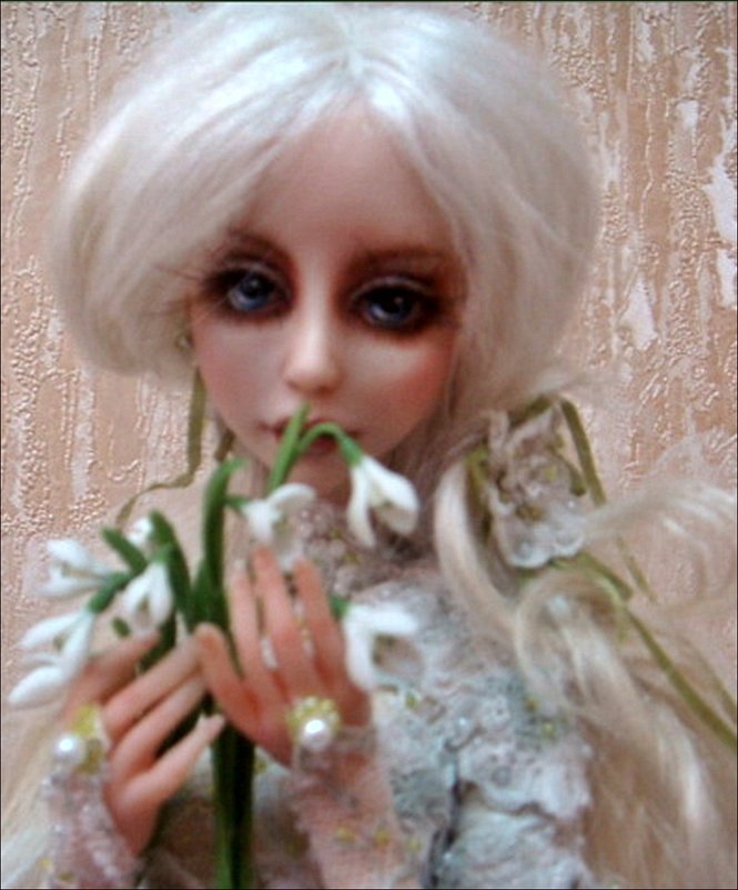 На выставке кукол - Нина Корешкова