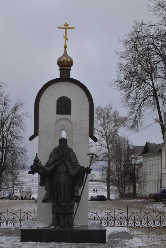 памятник Макарию Калязинскому - Виктор Замятин