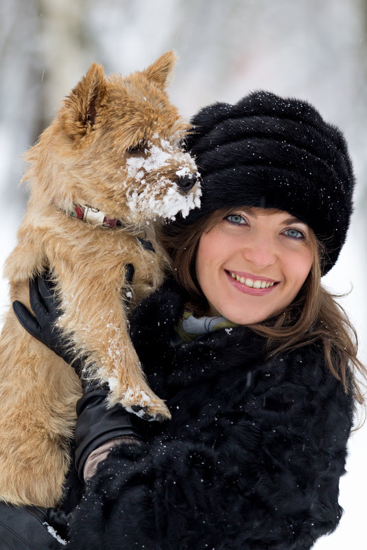 прогулка с любимой собакой - Andrei Gazizov